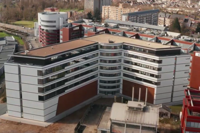 Achèvement bâtiment BONNAFE-CADE sur le quartier NOVAXUD au MANS
